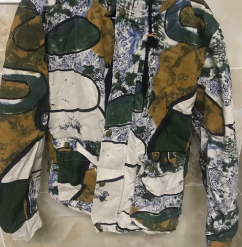外套清仓。迷彩服外套，冬天款很厚，夹棉的。...