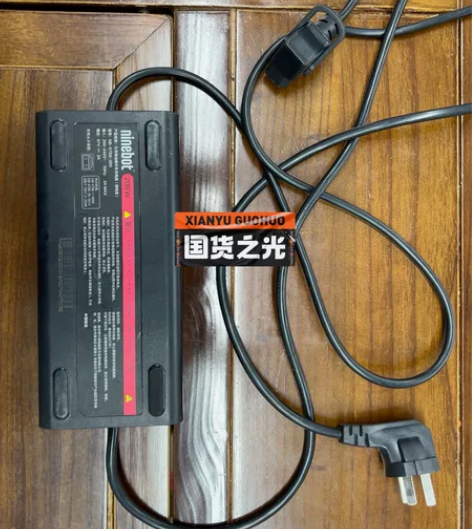 九号电动车,刚买一个月车被偷了,剩下个原装...