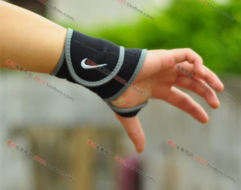 正品NIKE/耐克:FE0130篮球,乒乓...