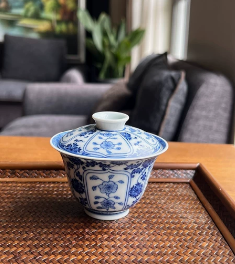 戴窑雅玩青花花卉盖碗，很雅致也很有老味，画...