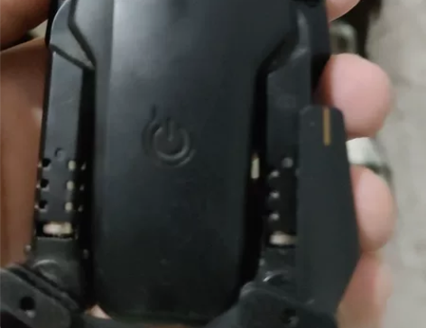 无人机，报废了的零件没问题没手柄 感兴趣的...