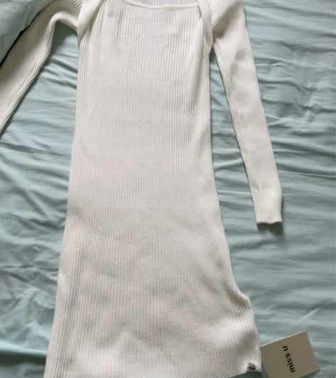 法式温柔针织打底连衣裙女秋冬内搭修身显瘦小...