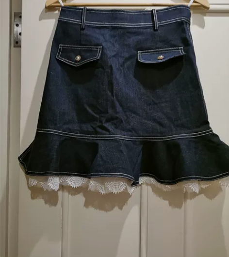 黑色牛仔蕾丝拼接花边中裙 感兴趣的话点“我...