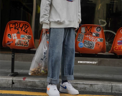 直筒牛仔裤水洗复古 阔腿长裤 感兴趣的话点...