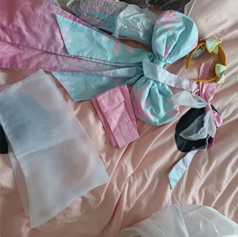 标价包邮婉莹带伞＋毛，衣服可换，花间舞可以...