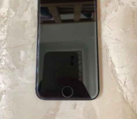 苹果8美版无锁256g 自用的 功能都正常...