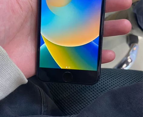 小8、64G、全原、不议价同城交易、外地勿...