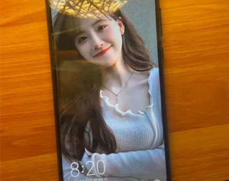 自己用的华为手机,原装正品,华为荣耀20i...