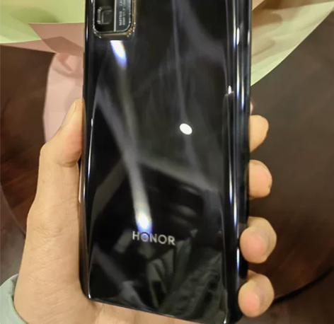 荣耀30 128g 一直套着壳和膜，手机保...