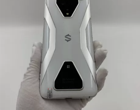 黑鲨游戏手机3(5g)12+128g 银色...