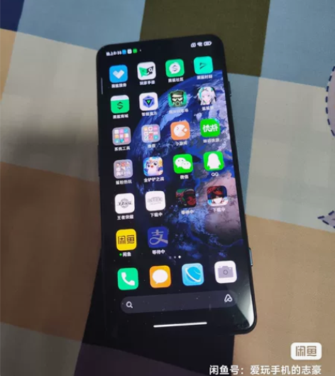 黑鲨四  8+128.    打游戏嘎嘎溜...