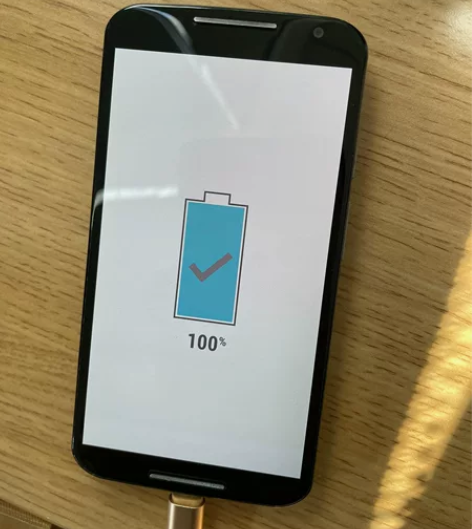 MOTO X。功能完好。电池寿命短。 感兴...