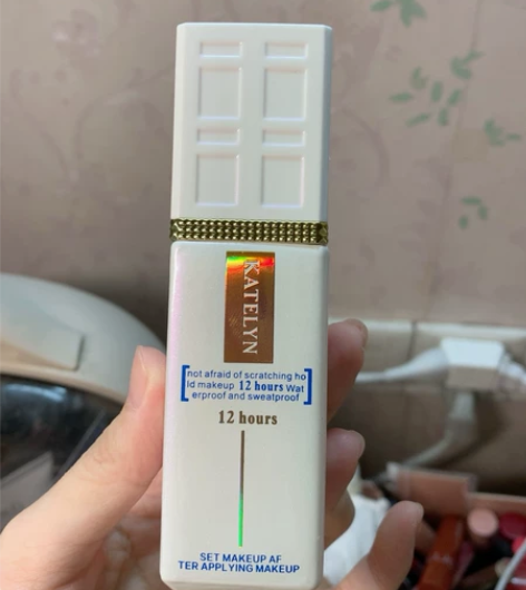 卡特莲持妆粉底 色号C01 无需定妆 持妆...