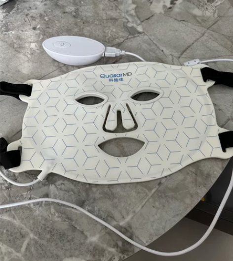 科施佳红光美容仪家用美容仪 几乎全新 ...