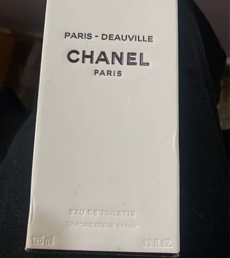 朋友送的香奈儿香水 一瓶125ml 味道...