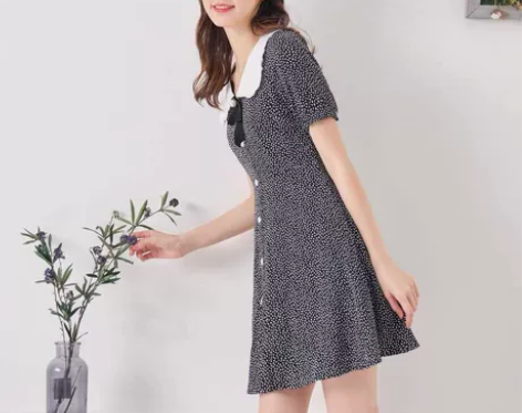 爱衣服女2022夏季新款超仙森系V印刷花连...