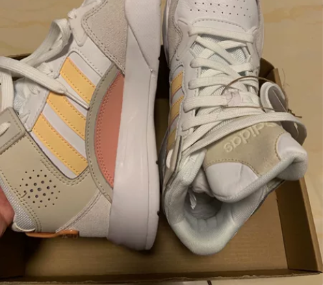 阿迪 高帮运动鞋 38码 全新 正品 奥莱...