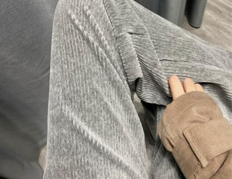 灰色灯芯绒裤子女雪尼尔阔腿裤秋冬高腰坑条丝...