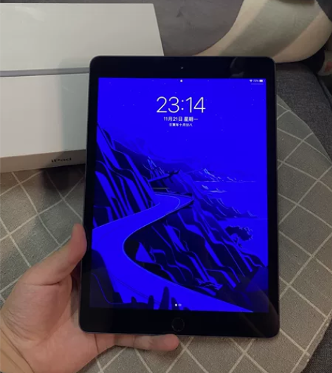 出一台iPad7（2019款）128g，平...