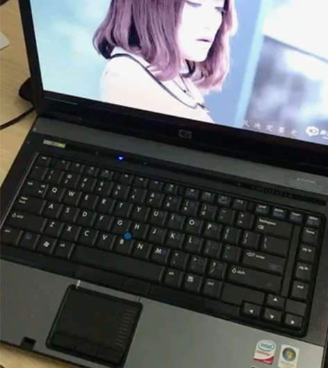 15.4寸独显惠普笔记本电脑 玩英雄联盟，...