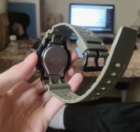 卡西欧 HDC-700 表面和背面都有划痕...