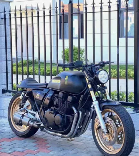 雅马哈XJR400爆改复古摩托，跑车，机车...