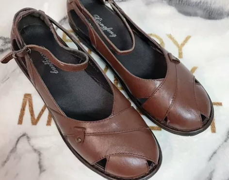 付邮费免费送，全新39码，真皮女浅口单鞋，...