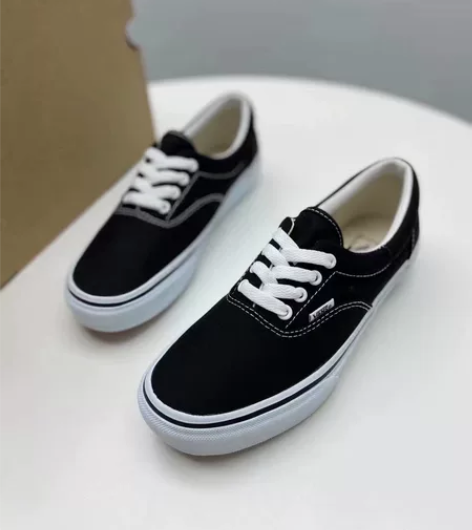 Vans 万斯情侣款硫化鞋 颜色：黑白码数...