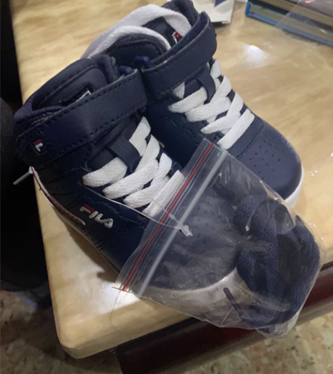 正品斐乐，全新无鞋盒，20码，朋友送的，宝...