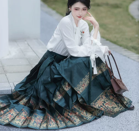 原创汉服秋冬明制妆花织金百褶马面裙六米摆