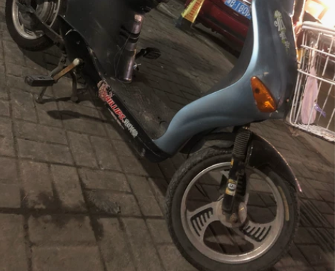 换了新电瓶车，适合女生骑这个便宜出了四个电...