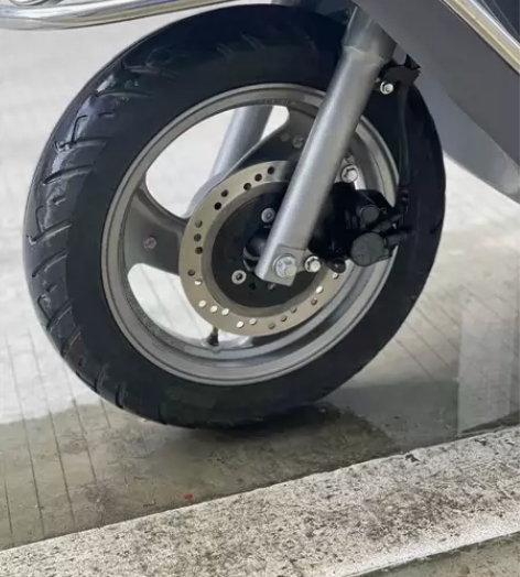 国二铃木太子二手摩托车 整车95新 细节无...