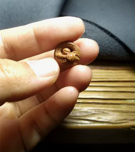 手工桃核花篮 寿桃 特价 品相如图只有一枚...