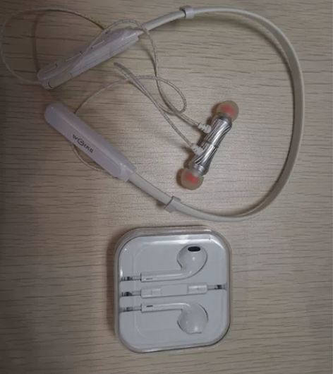 二手蓝牙运动耳机（介意勿拍），带磁吸，送新...