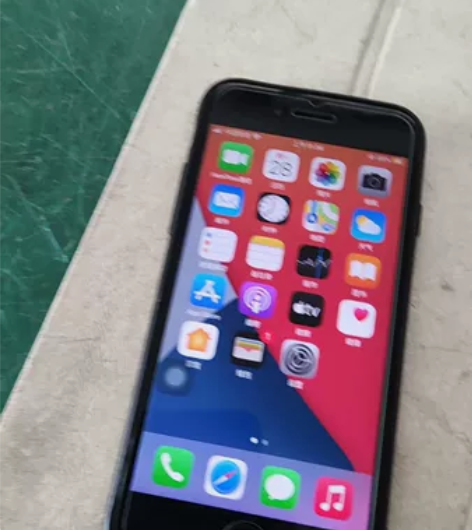 苹果8代 除了震动 功能一切正常 感兴趣的...
