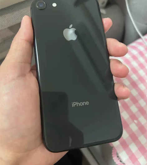 苹果8手机，64GB，外观非常新，一直用保...