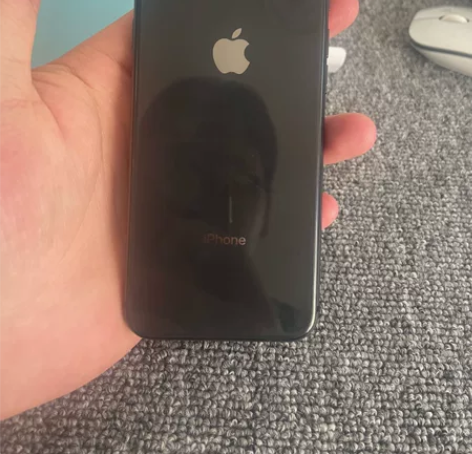 苹果8 64换电池  换屏幕 感兴趣的话点...