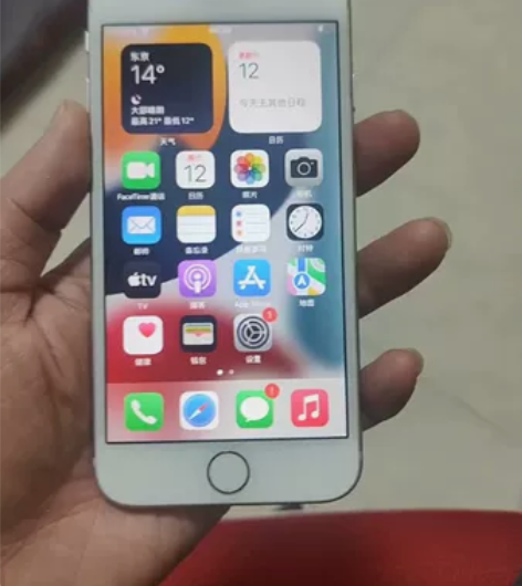 苹果8，64白色，原装无拆换，功能一切正常...