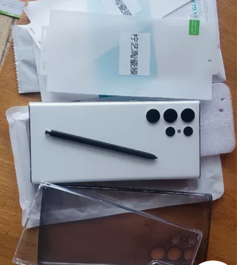 好朋友店里拿的，自用三星s22 ultra...