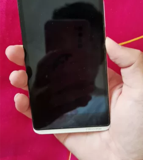 海信的手机，具体什么机型真的不记得了，开不...