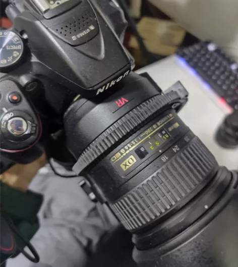 尼康d5300，两个镜头，两个电池，一个原...