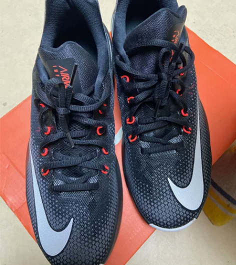 耐克运动鞋男款42.5全新 感兴趣的话点“...