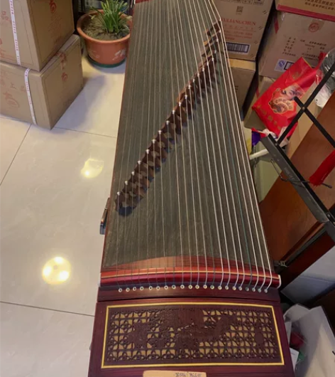 8成新古筝 低价出售400元，不包邮?润扬...