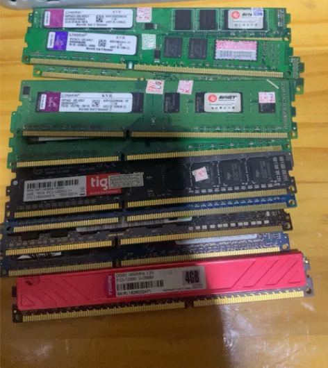 ddr3,4g内存条。各种牌子都有。随机发...