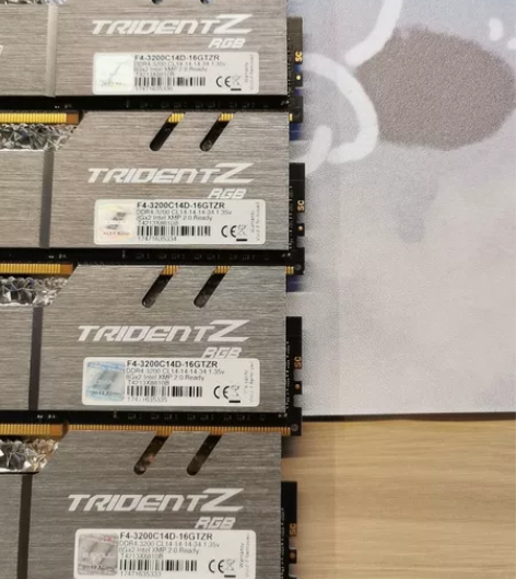 幻光戟 3200 3000 c14， 8g...