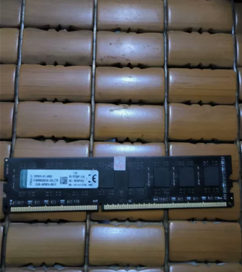 金士顿 4G内存条 频率：1600 需要的...