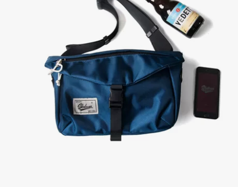 欧美街头 防水材质百搭单肩小包胸包 男青年...