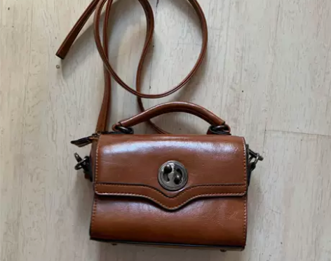 女士单肩包斜挎包 感兴趣的话点“我想要”和...