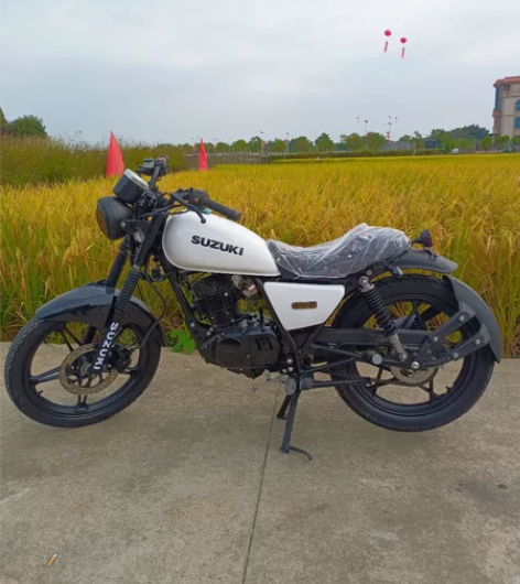 二手摩托车网红铃木复古125CC  九成新...