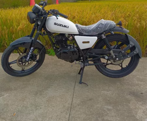 二手摩托车网红铃木复古125CC  九成新...